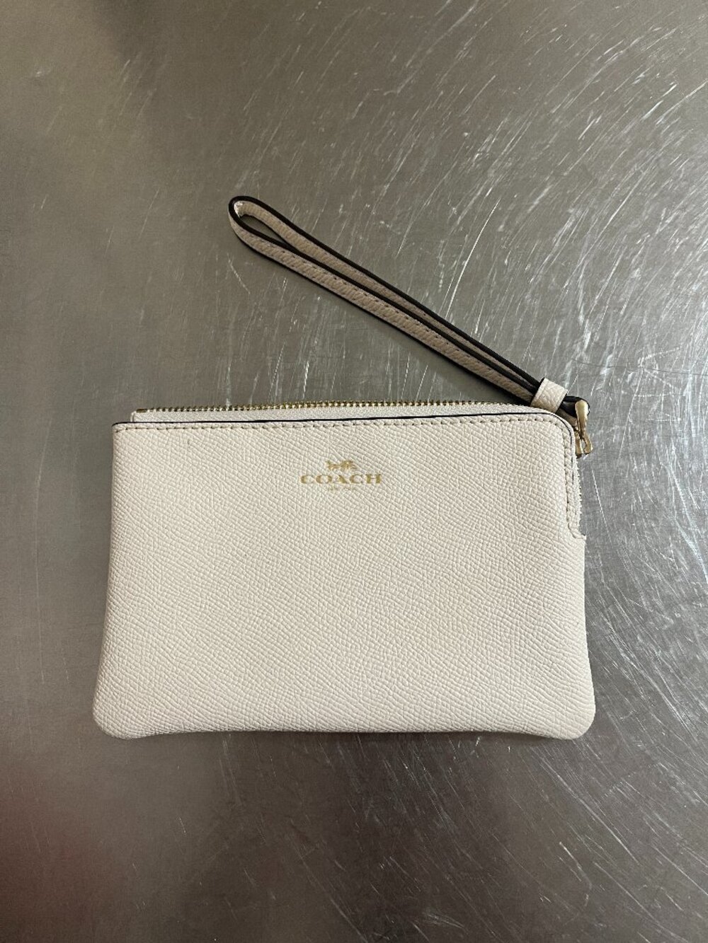 COACH Corner Zip Chalk White Wristlet Pouch Purse Wallet